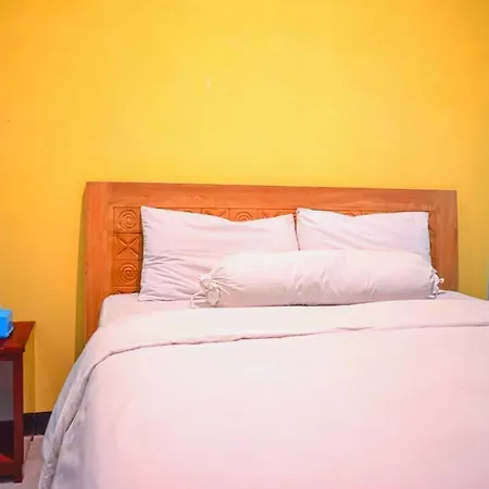 Roomz Budget Residence-2